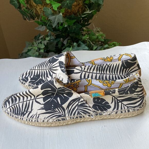 UBUNTU Men’s Handmade Classic AFRIDRILLES Loafer Shoes Size Men’s 8 New